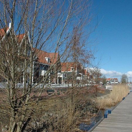 Beautiful Houseboat In The Harbour Of Volendam Near Centre Hotel Екстериор снимка
