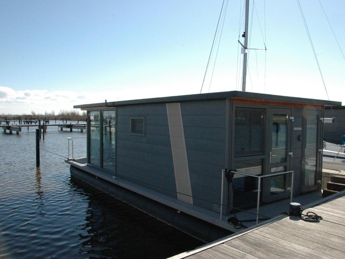 Beautiful Houseboat In The Harbour Of Volendam Near Centre Hotel Екстериор снимка