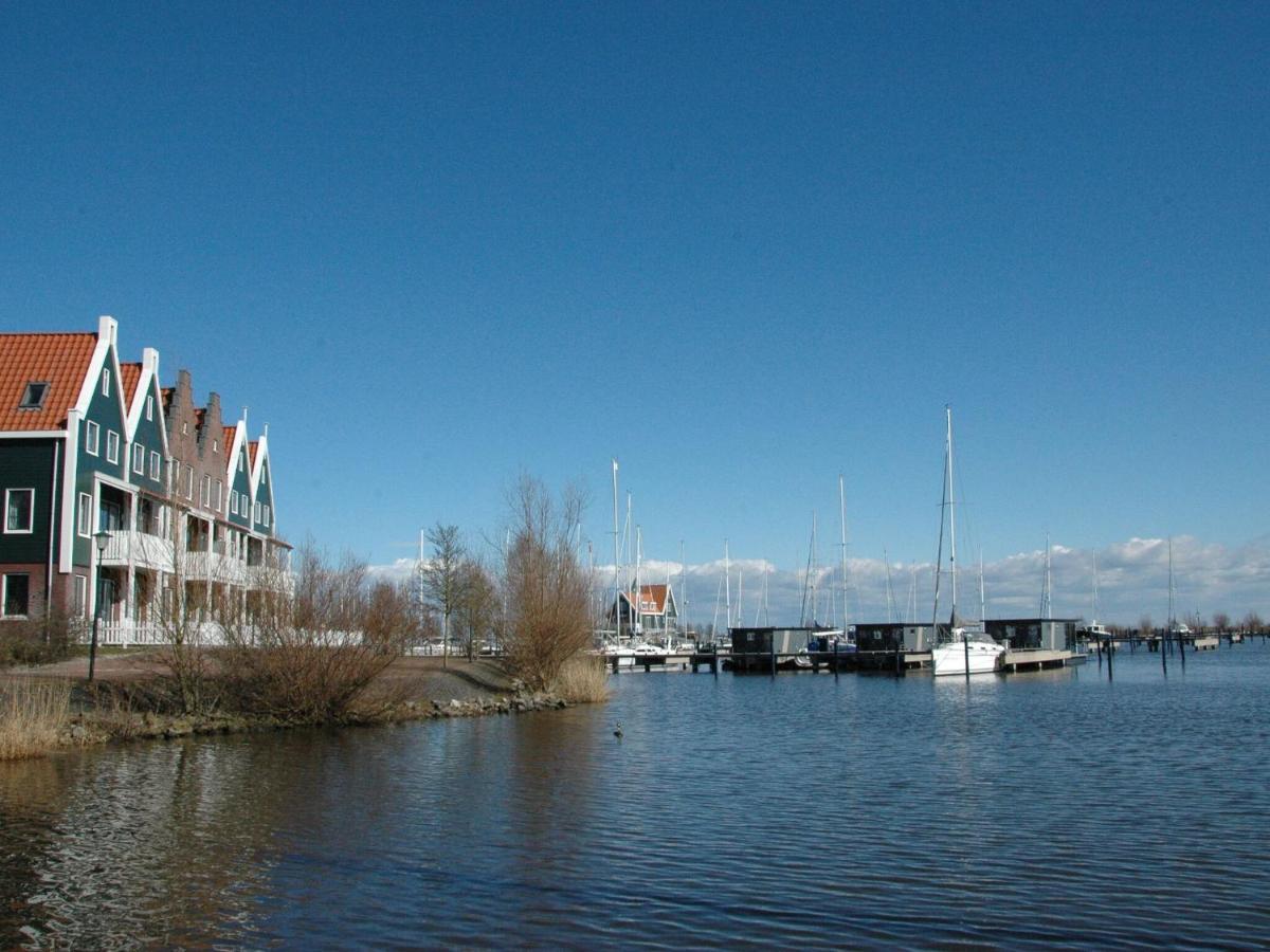 Beautiful Houseboat In The Harbour Of Volendam Near Centre Hotel Екстериор снимка